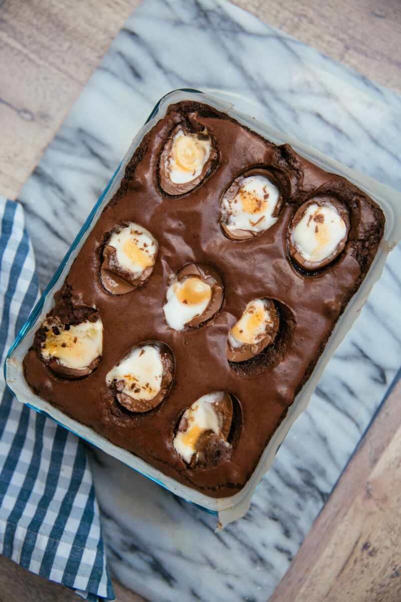 Cream Egg Slutty Brownies - Cookie dough, oreos, brownie and cream eggs! OMG! 