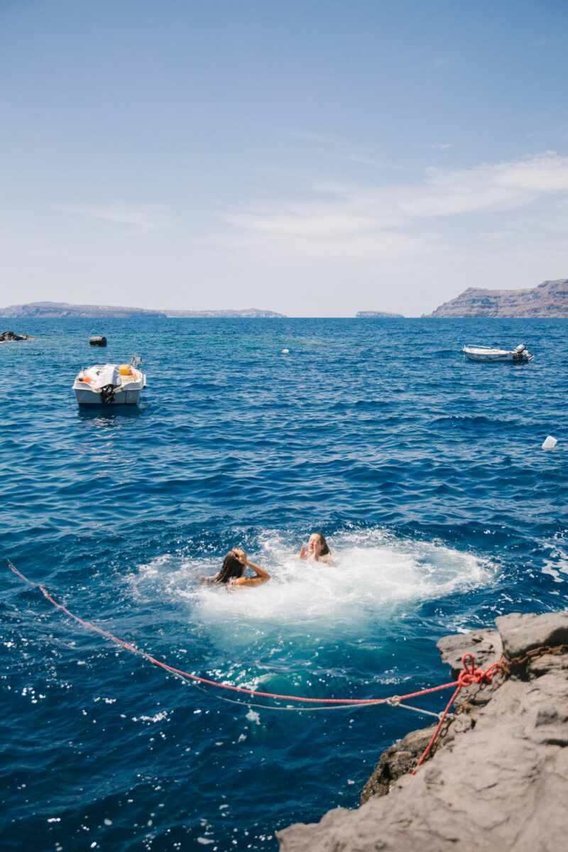 Swimming Amoudi Bay Santorini-13