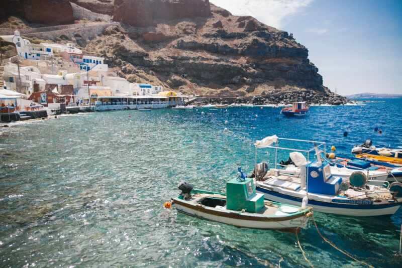 Swimming Amoudi Bay Santorini-2