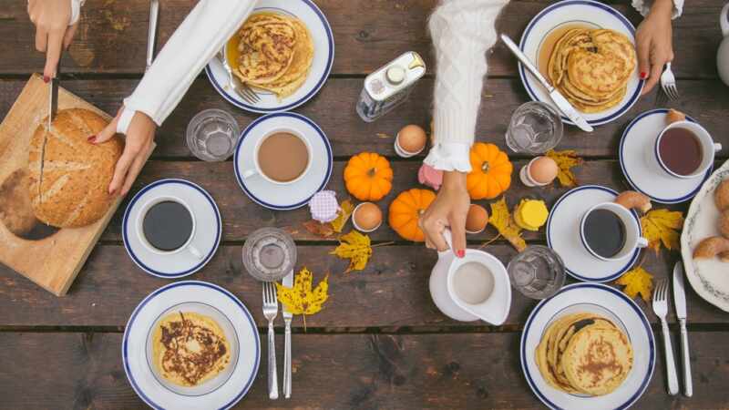The perfect autumn breakfast picnic