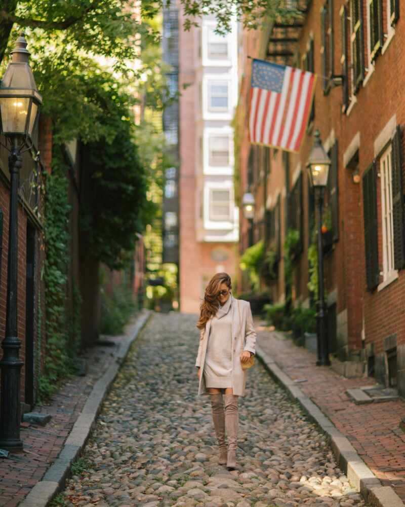 One of the oldest streets in America - Acorn Street, Boston