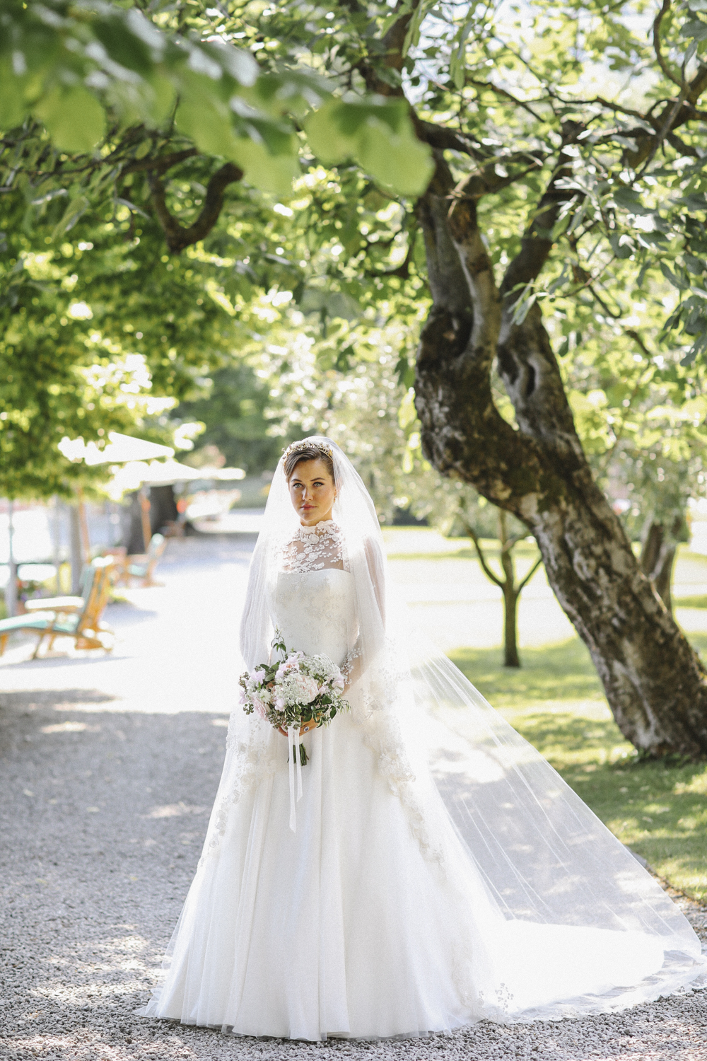 Victoria & Vincent - High quality wedding dresses for low price